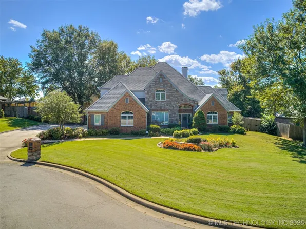 2809 SE Kingston Ct, Bartlesville, OK 74006