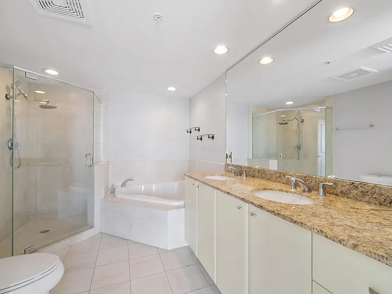 610 W Las Olas Blvd #1016N — Photo 14