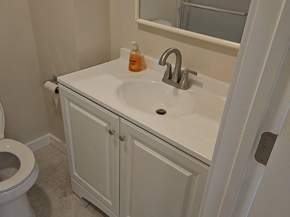 4th image of 223 Central Ave APT C