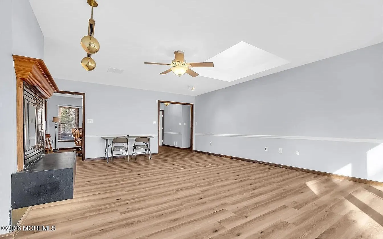 3 bed, 2.5 bath, 1922 sqft, $3,600 — Photo 4