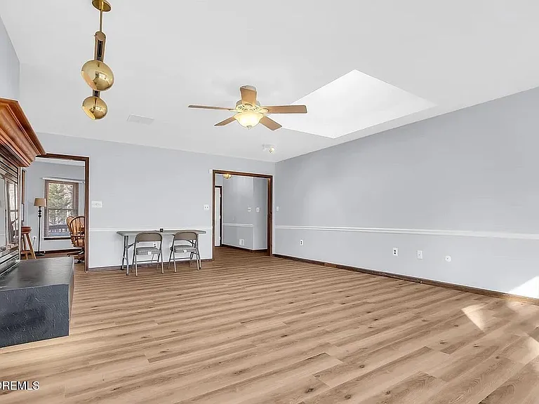 1097 S Lakewood Farmingdale Rd — Photo 4
