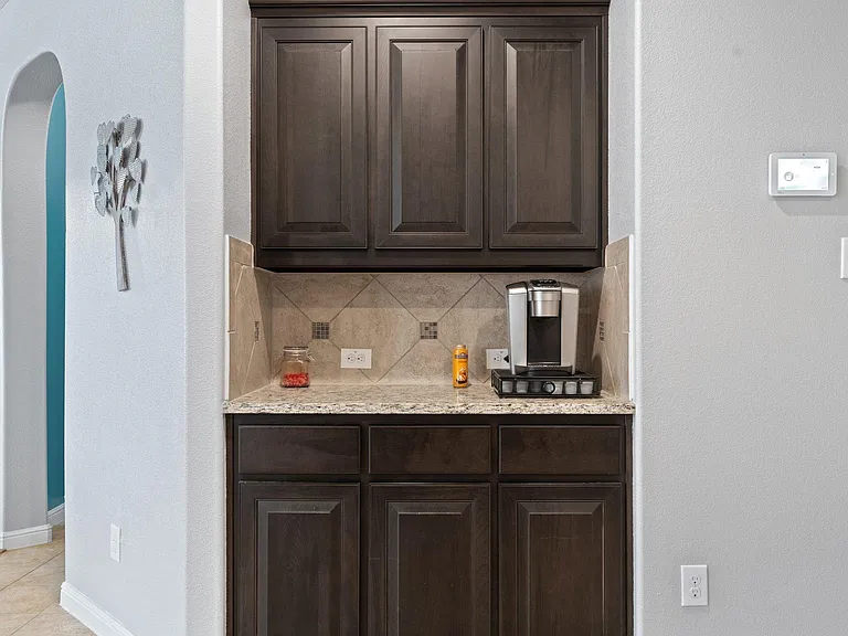 9124 Golden Hollow Ln — Photo 8
