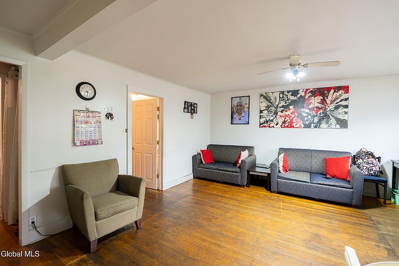 3rd image of 8-10 Spruce Street