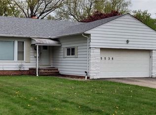 5536 Sheldon Rd, Lyndhurst, OH 44124
