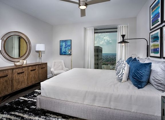 Grand bedroom