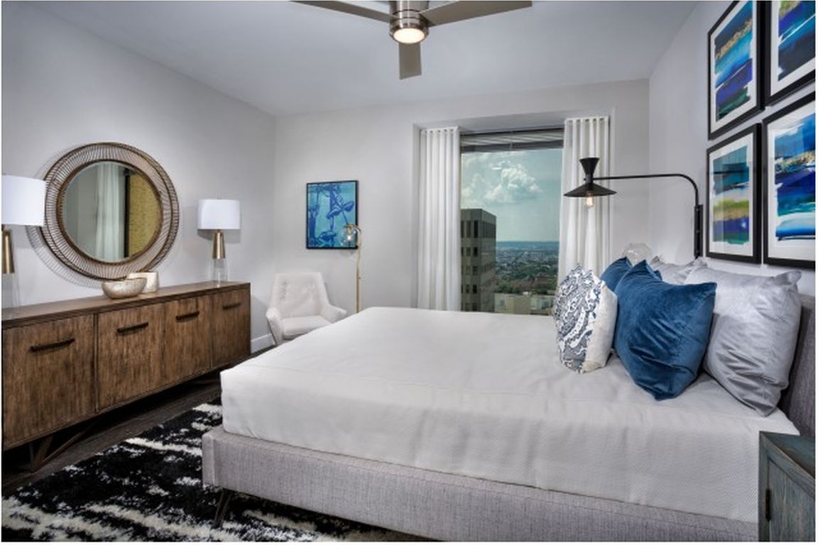 Grand bedroom