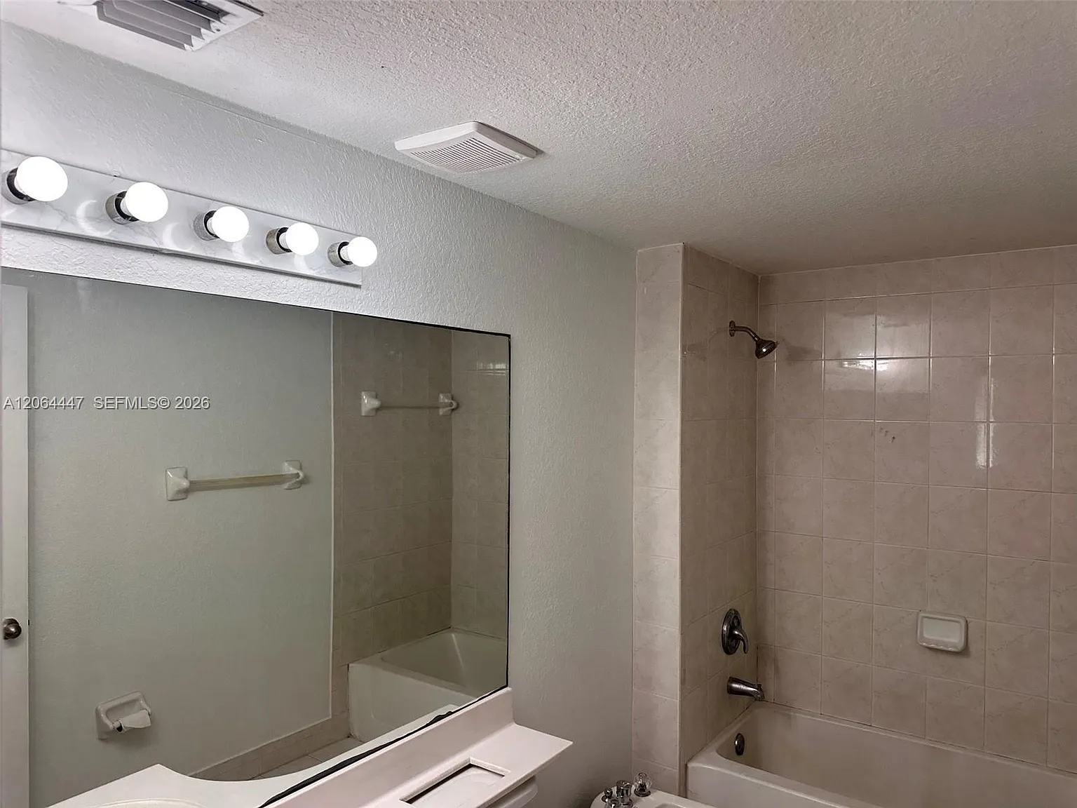 Venetia Villas Condo — Photo 3