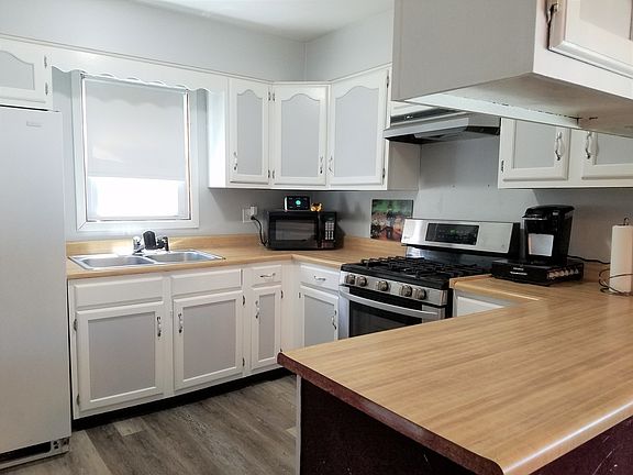4th image of 14040 Long Ave
