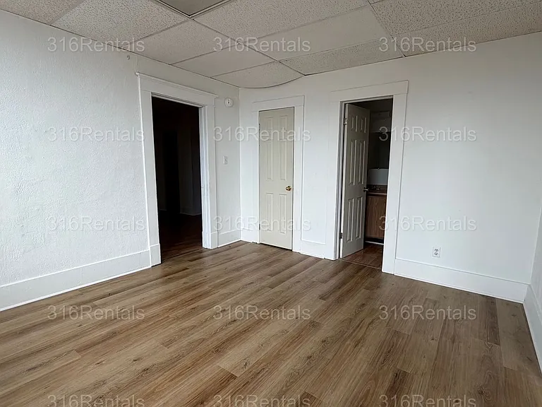 State Street Apartments — Photo 4