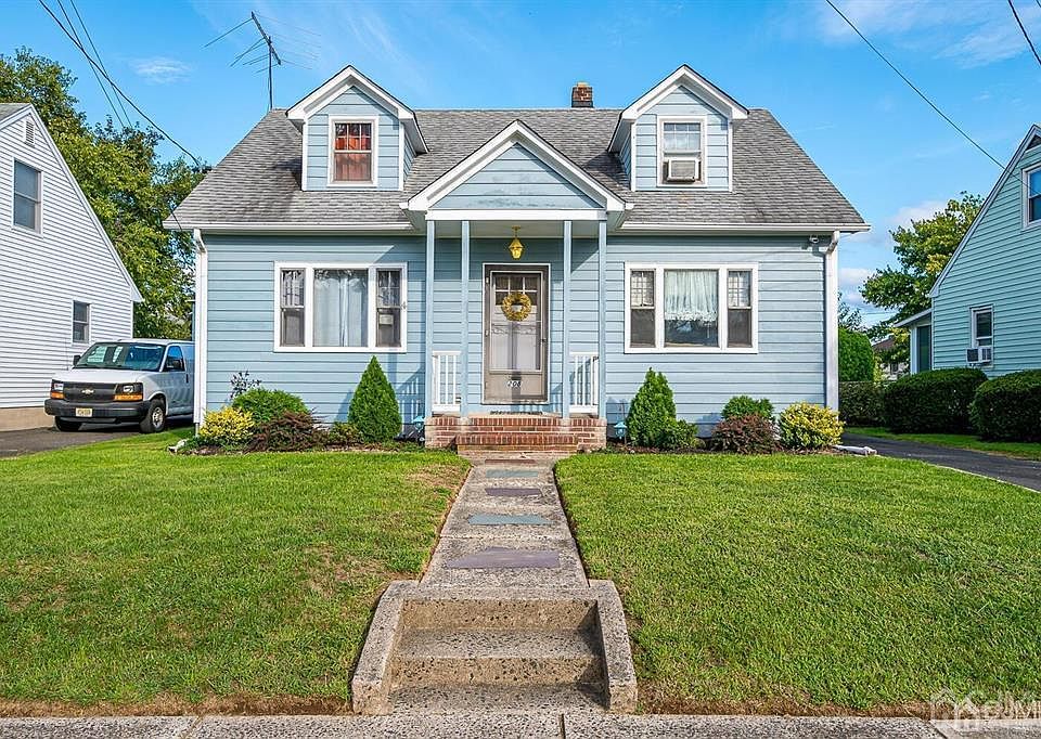 1st image of 208 N 8th Ave