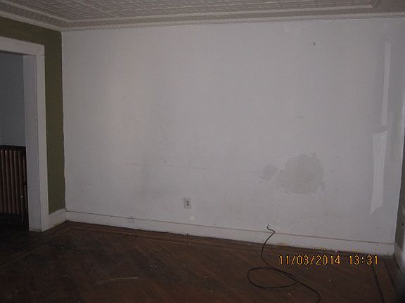 5th image of 198 Sanford St