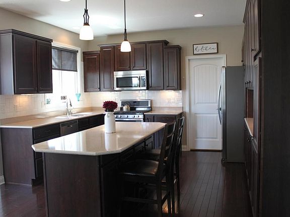 5th image of 1628 Adena Pointe Dr