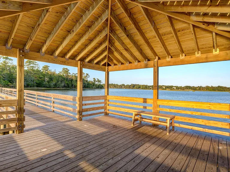 651 Crown Pointe Dr — Photo 41