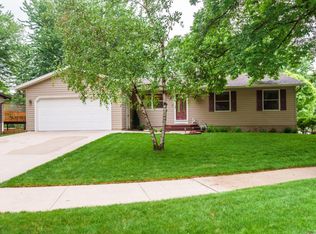 3741 Manor Woods Dr NW, Rochester, MN 55901