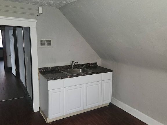 3rd image of 406 E 148th St Floor 408-3