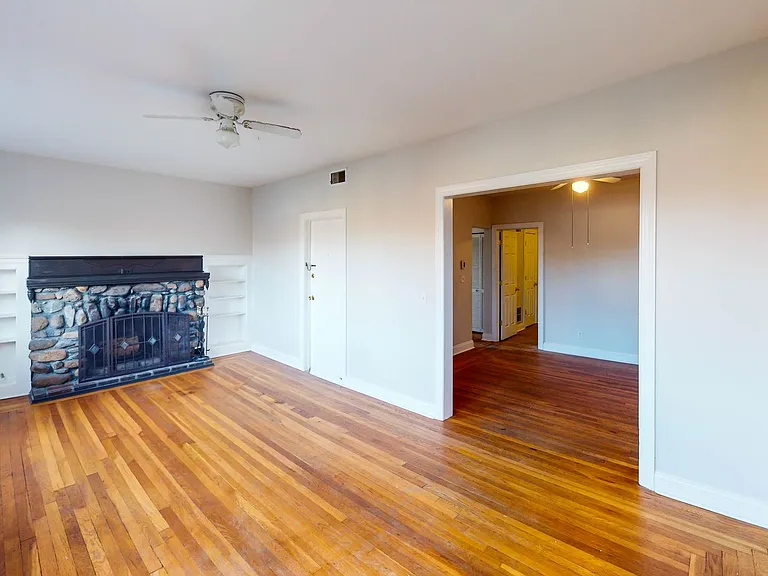 542 Chapel St #4 — Photo 2
