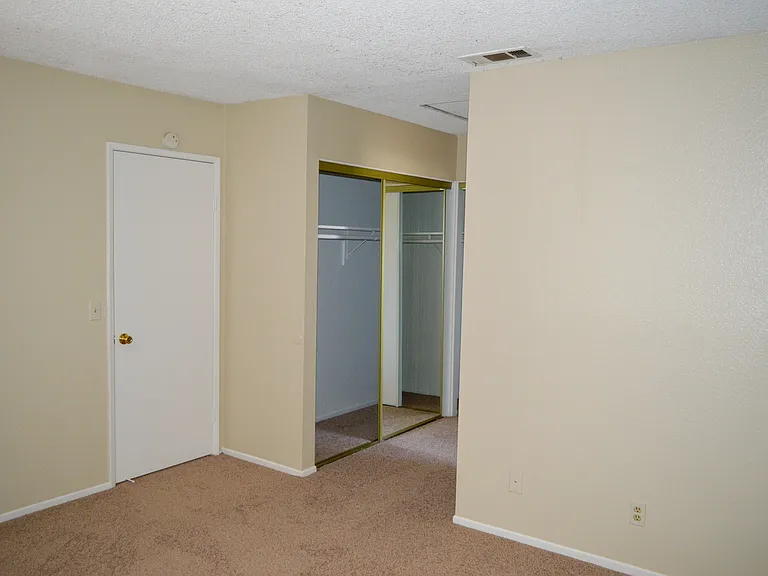 11249 Heathrow Dr — Photo 18