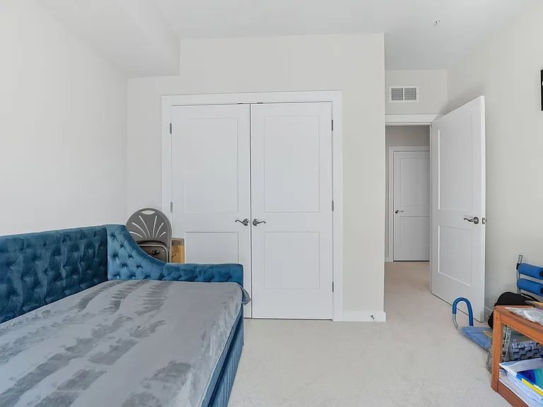 707 Thomas Ln #A — Photo 17