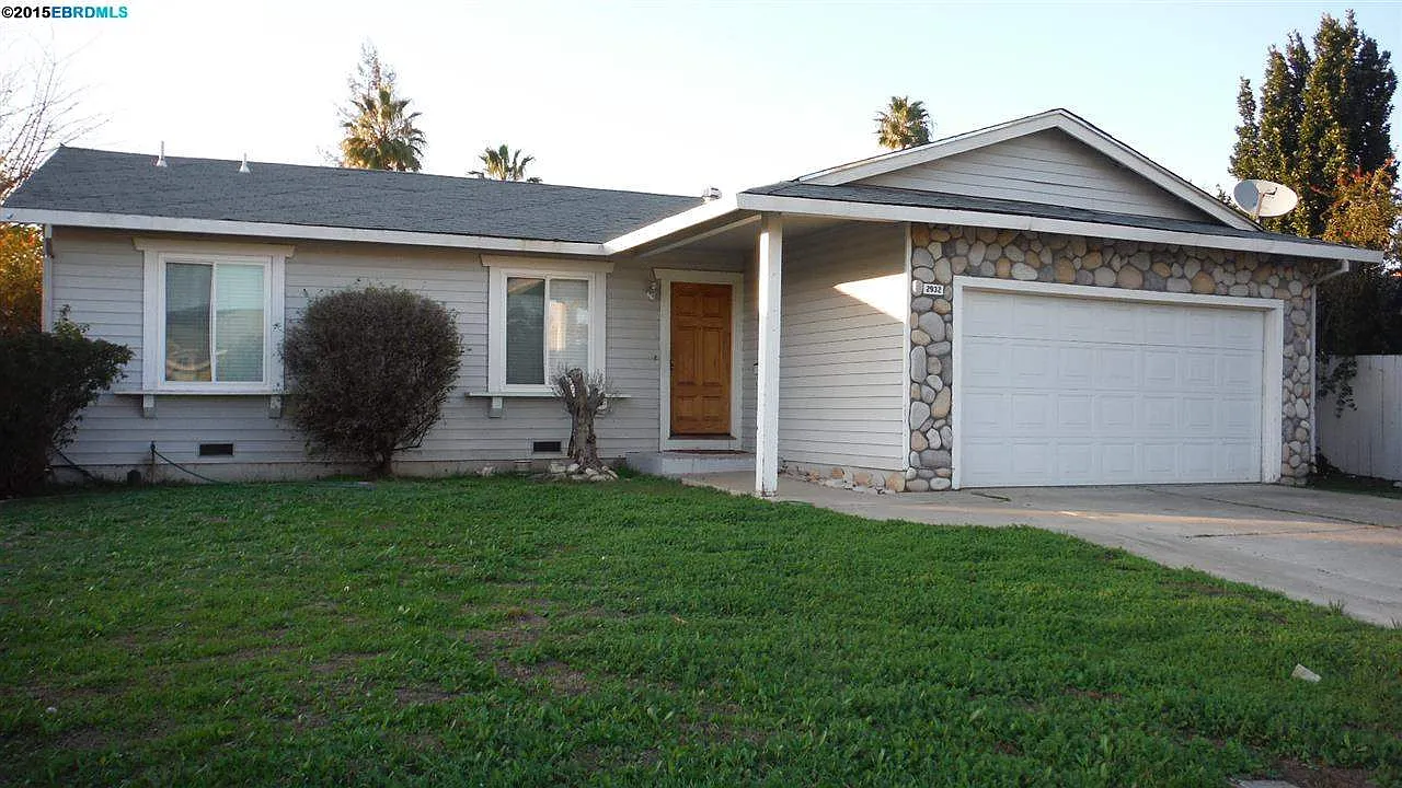 2932 Lucena Way photo 1