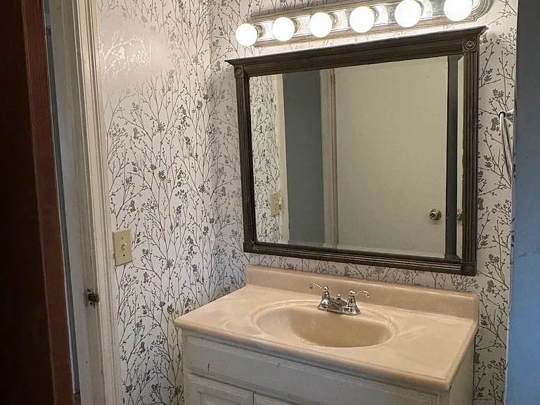 320 Guilford St — Photo 12