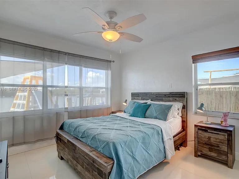 N Ocean Dr — Photo 11