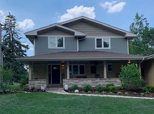 305 E Hiawatha Trl, Mount Prospect, IL
