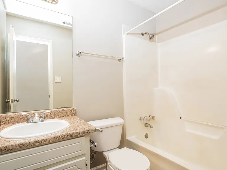 465 Rosehill Dr — Photo 14