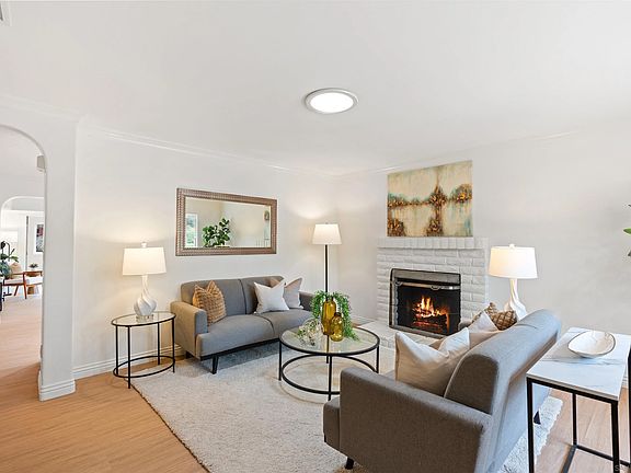 3rd image of 1121 Whispering Highlands Dr