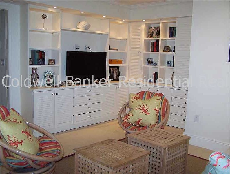 2nd image of 425 Grapetree Dr APT 205