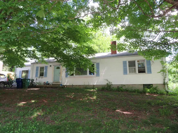 1313 Crestview Dr, Blacksburg, VA 24060