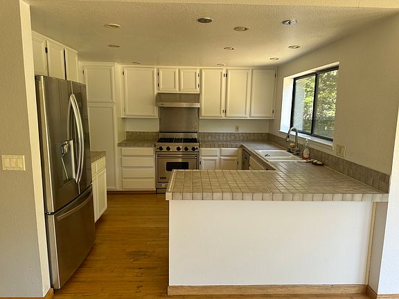3rd image of 3130 E Laurel Creek Rd