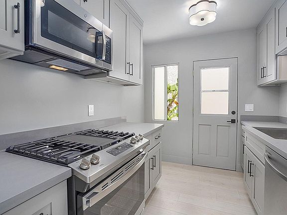 4th image of 3825 Westwood Blvd #3827