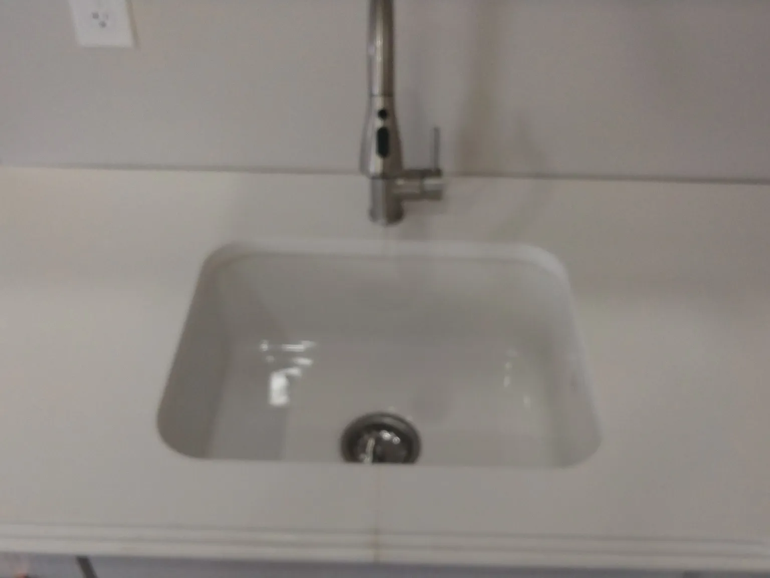 1 bed, 800 sqft, $1,600 — Photo 4