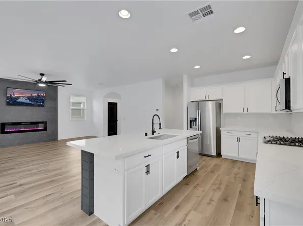 8043 Tank Loop St, Las Vegas, NV 89166