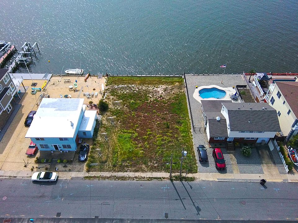 1st image of 617 Sunset Dr S