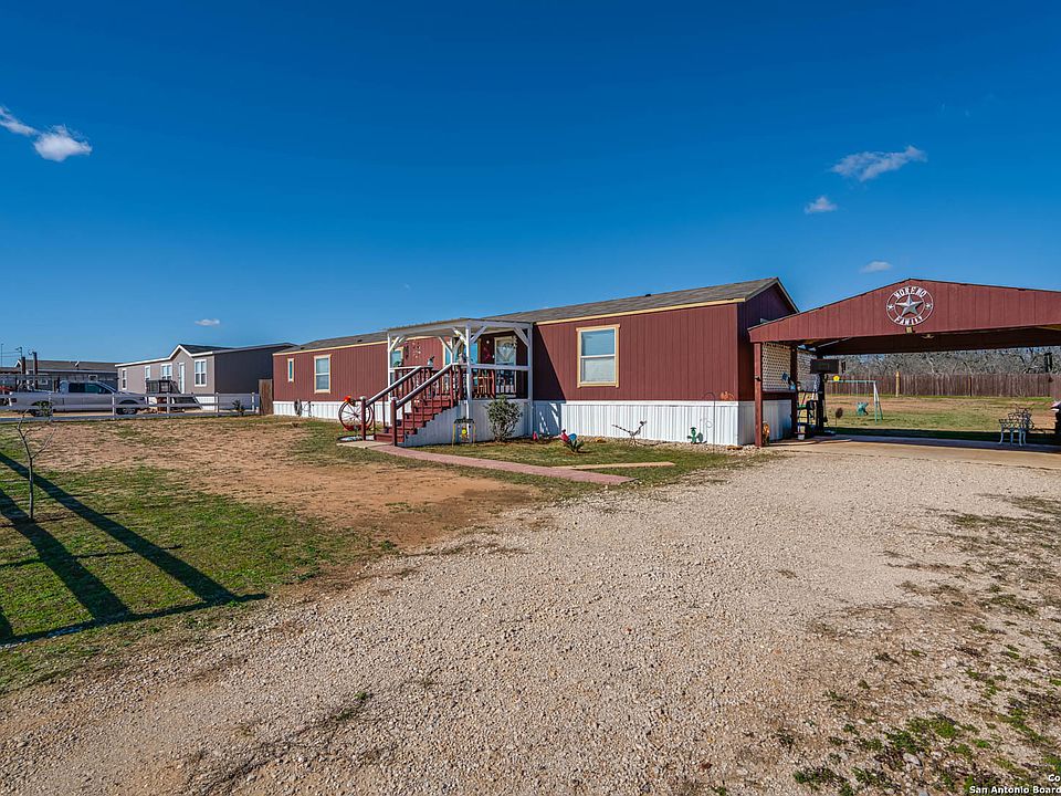 1st image of 405 MARAVILLAS DR