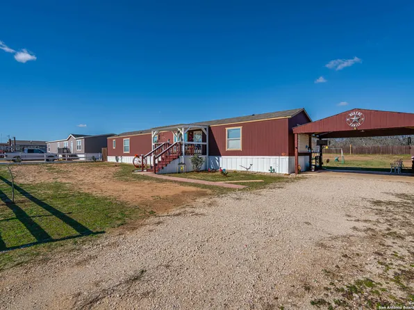 405 MARAVILLAS DR, Pleasanton, TX 78064