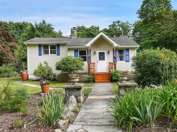 9 Starview Avenue, Putnam Valley, NY 10579
