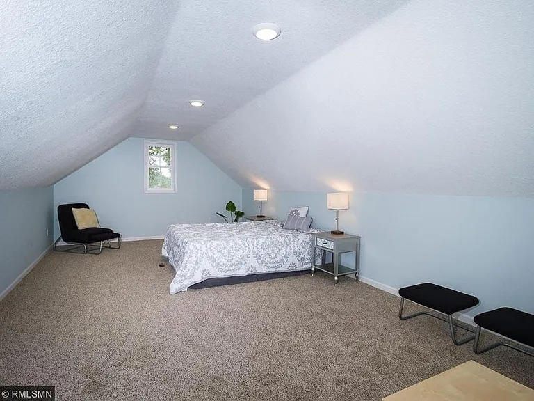 1520 Carroll Ave — Photo 6