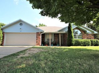 687 Robin Hood Ct, Springdale, AR 72764