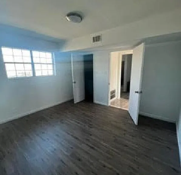 5513 Newport St #1 — Photo 11