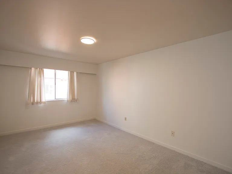 1215 Saint Georges Ave #205 — Photo 5