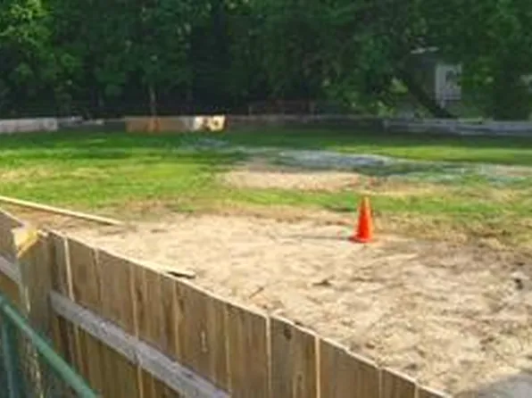 5815 Burgundy St, Capitol Heights, MD 20743