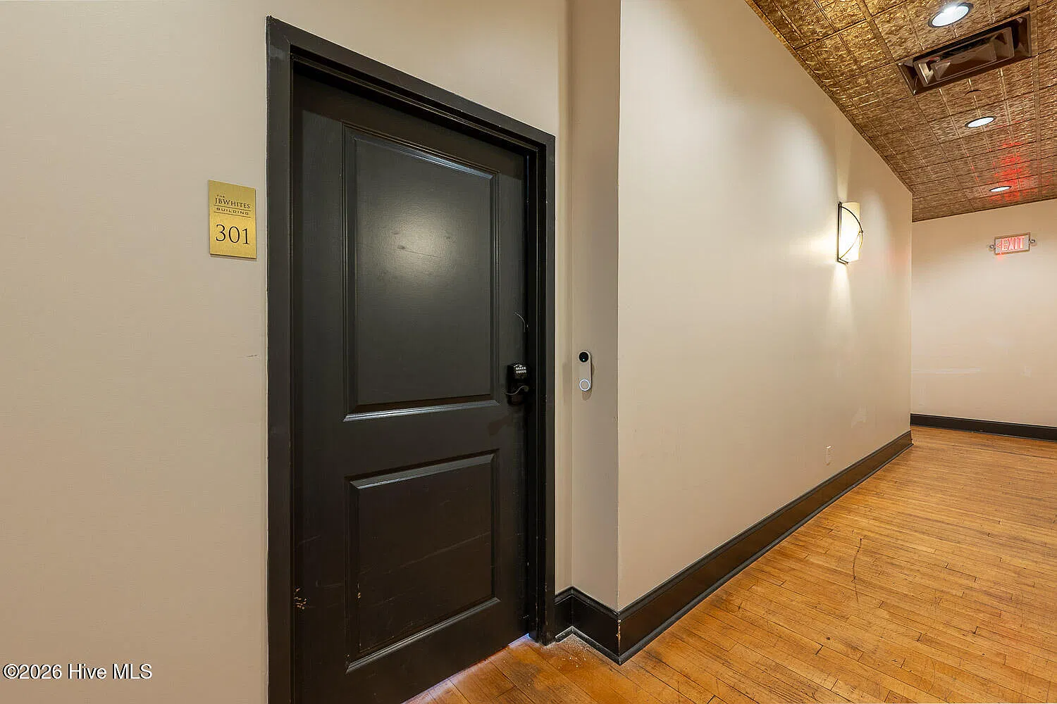 936 Broad St — Photo 3