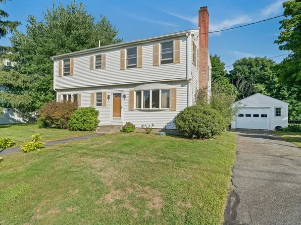 4 Hope Ln, Woburn, MA 01801