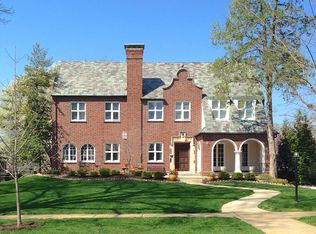 11 Crestwood Dr, Saint Louis, MO