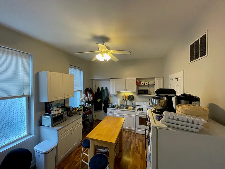 853 N Marshfield Ave #1 — Photo 3