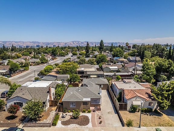 2nd image of 558 Arleta Ave