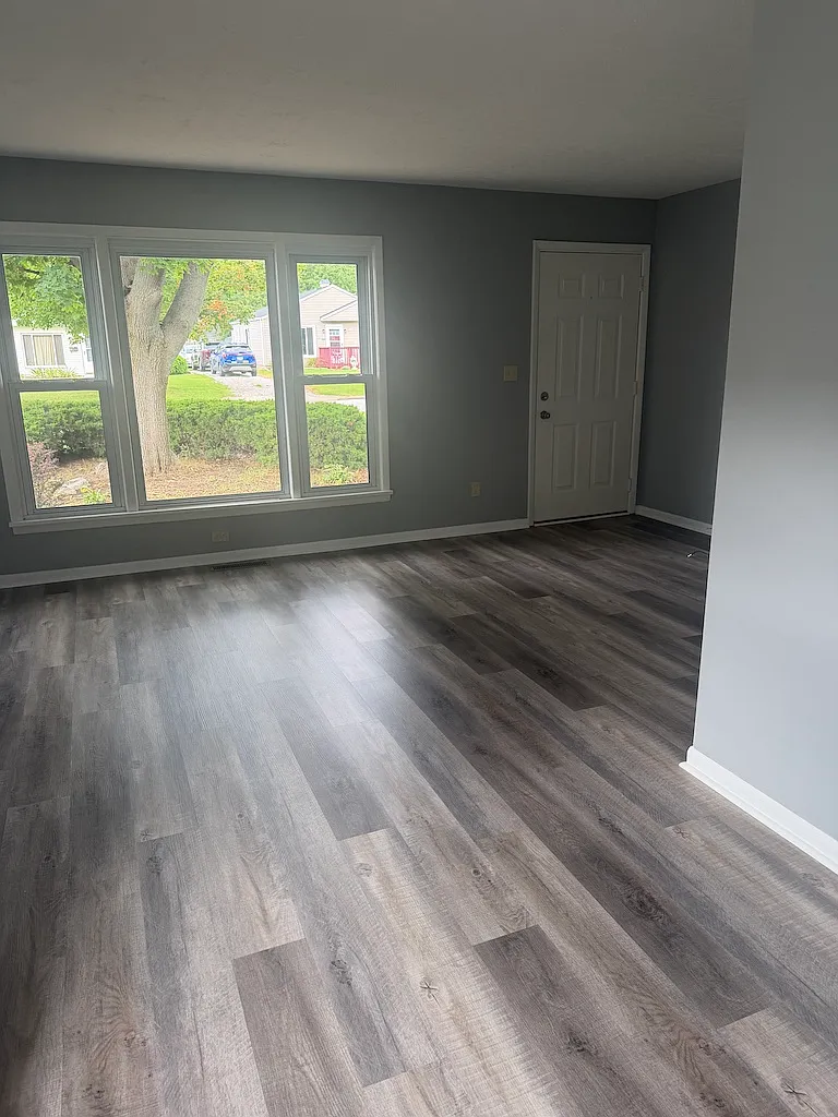 3 bed, 924 sqft, $1,750 — Photo 2