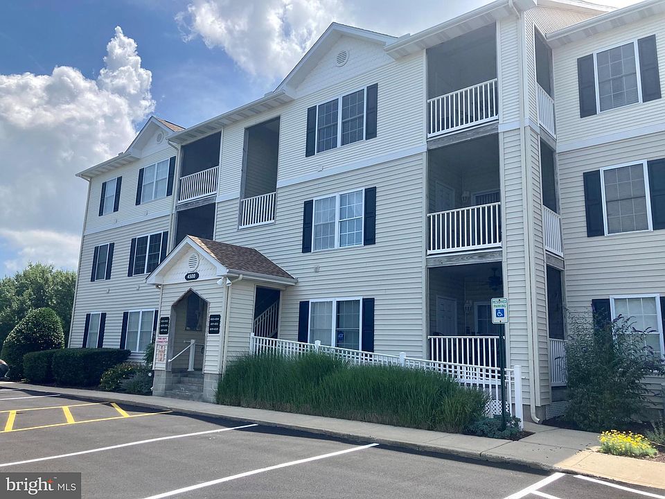 1st image of 4500 Sand Piper Dr Unit 12